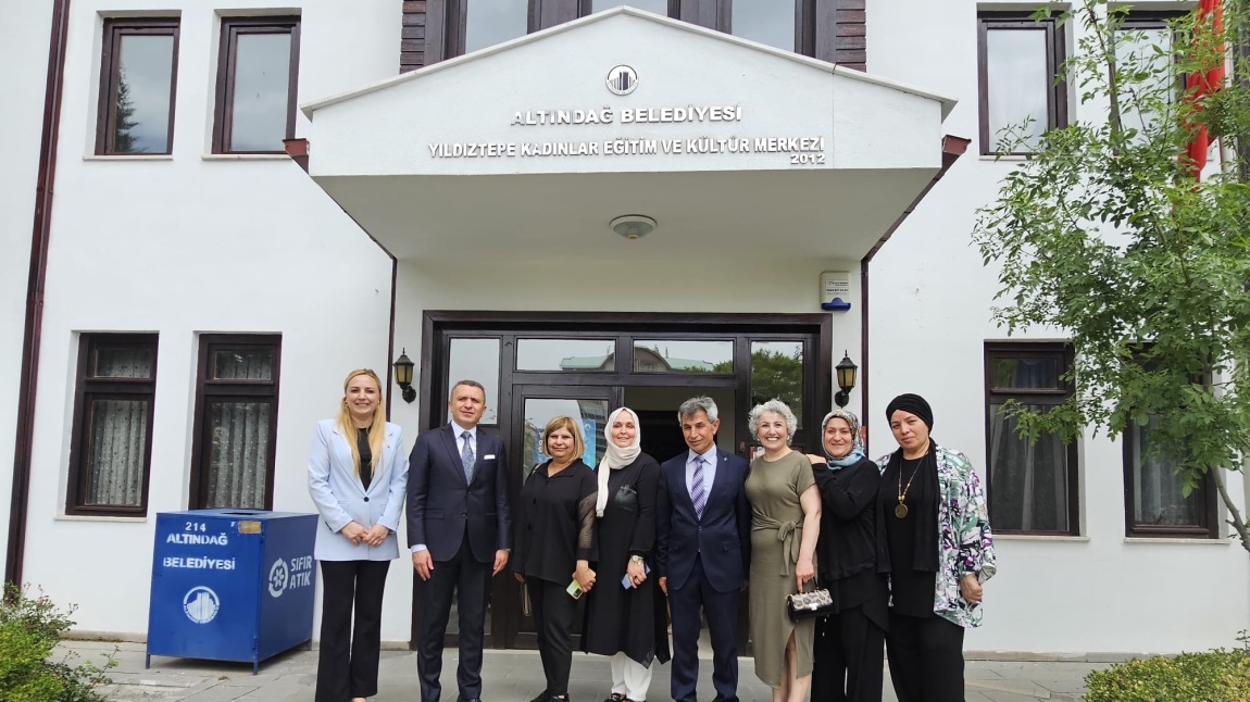 YILDIZTEPE KADIN EĞİTİM KÜLTÜR MERKEZİ YILSONU SERGİSİ
