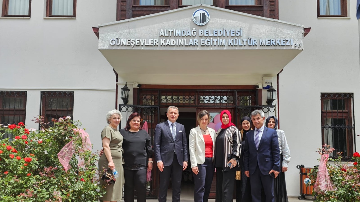 GÜNEŞEVLER KADIN EĞİTİM KÜLTÜR MERKEZİ YILSONU SERGİSİ
